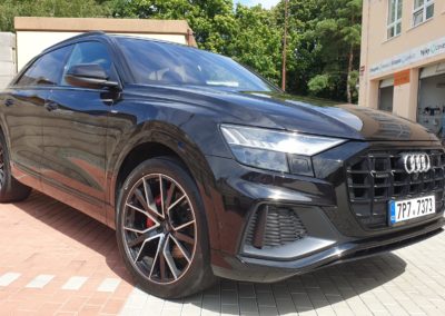 Leštění laku a voskování auta AUDI Q8