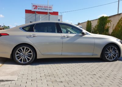 Voskování a leštění laku GENESIS G80 pravý bok