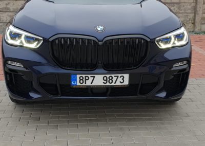 Keramická ochrana laku a leštění auta BMW X5 předek vozu