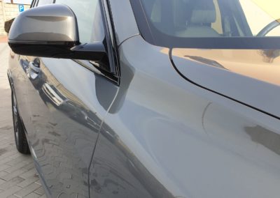 BMW X5 Renovace laku pohled na kapotu a zrcátko