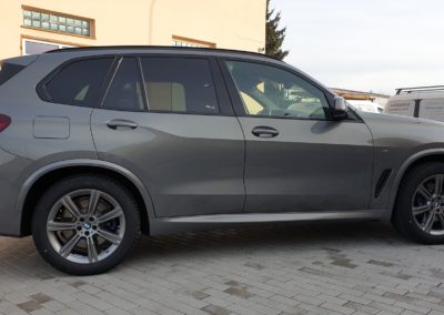 BMW X5 Renovace laku pohled pravý bok