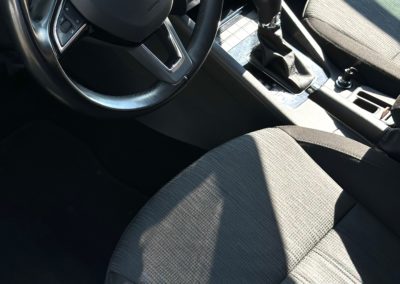 foto čalounění přední sedačky po čištění auta škoda octavia